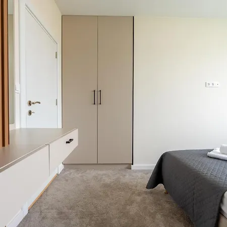 Amazing 2 Bedroom With Sea View 바르나
