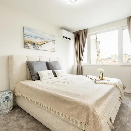 Amazing 2 Bedroom With Sea View Διαμέρισμα