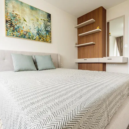 Amazing 2 Bedroom With Sea View * 바르나
